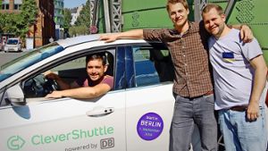 Es gibt immer mehr Beispiele wie kleine Start-ups mit großen Firmen kooperieren. Hinter dem Taxidienst Clever Shuttle stehen Bruno Ginnuth, Jan Hofmann und Slava Tschurilin (von links). Foto: Clever Shuttle