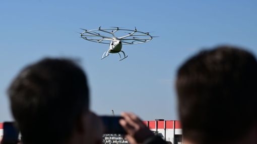 Die Flugtaxis von Volocopter sollen bei den Olympischen Spielgen zum Einsatz kommen. Foto: Bernd Weißbrod/dpa
