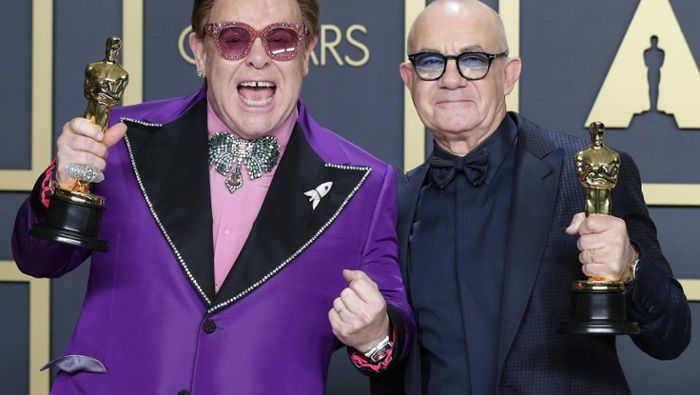 Elton John gewinnt den nächsten großen Preis - aber nicht alleine