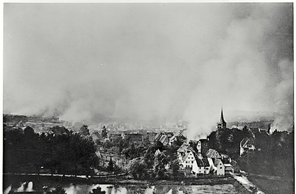 So sah der Marktplatz nach der Bombardierung aus. - Stuttgarter Nachrichten