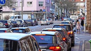 Eine Autokolonne bahnt sich den Weg in die Ludwigsburger City. Foto: factum/Jürgen Bach