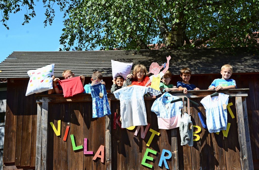 In der Astrid-Lindgren-Grundschule gibt es viele Angebote, AGs und Ateliers. Zum Beispiel das Nähatelier, in dem die Kinder aus alten Klamotten neue Kleidungsstücke nähen. Foto: Archiv (Sandra Brock)