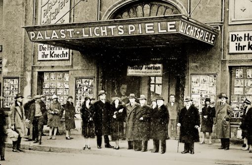 Dieses Kino befand sich auf der unteren Königstraße unweit vom Bahnhof: 1929 lief in den Palast-Lichtspielen im ehemaligen Marstall  der Stummfilm  „Die  Herrin und ihr Knech Foto: Archiv StZ/StN