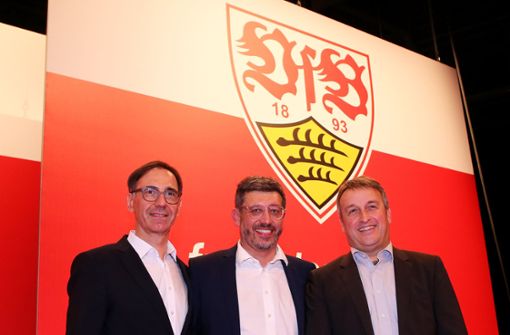 VfB-Präsident Claus Vogt (Mitte) ist von Bernd Gaiser (links) und Rainer Mutschler überstimmt worden. Foto: Baumann