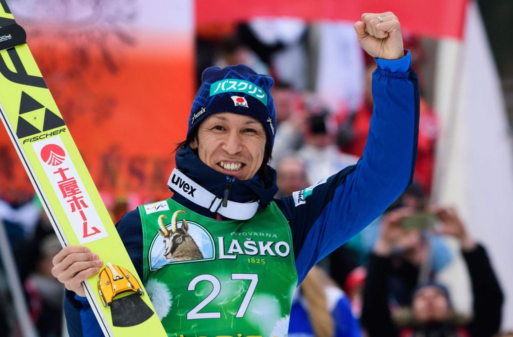 Der japanische Skispringer Noriaki Kasai jubelt auch mit 45 Jahren noch . . .