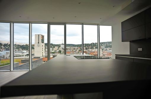 Der Blick auf die Stadt  aus den Penthouses durch bodentiefe Fenster und von den Dachterrassen Foto: Lichtgut/Max Kovalenko
