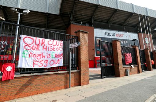 Fans des FC Liverpool liefen Sturm nach der Bekanntgabe der Super-League-Pläne. Foto: dpa/Peter Byrne