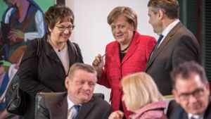 Wirtschaftsministerin Brigitte Zypries, Kanzlerin Angela Merkel und Außenminister Sigmar Gabriel beim Koalitionsgipfel. Foto: dpa