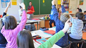 Schüler am Gymnasium in Baden-Württemberg sollen nach dem Willen von Kultusminister Stoch (SPD) entlastet werden Foto: dpa