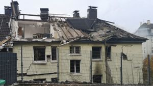Haus wird bei Explosion zerstört - ein Schwerverletzter