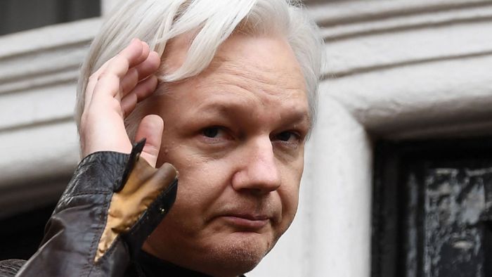 Julian Assange  soll  wegen Stress Schlaganfall erlitten haben