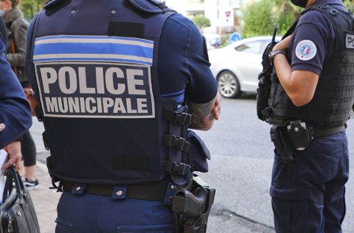 In Frankreich hat ein Mann einen Polizisten mit einem Messer angegriffen (Symbolbild). Foto: imago images/Mandoga Media/MANDOGA MEDIA via www.imago-images.de