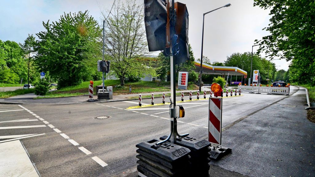 Verkehrssicherheit in Stuttgart: Nach Unfalltod neue  Ampel errichtet