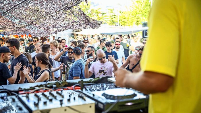 Hunderte feiern   Elektro-Party am Milaneo