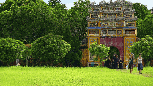 Ein Besuch der historischen Palastanlagen in Hue gehört zu den Höhepunkten einer Reise durch Zentral-Vietnam. Foto: Diemar