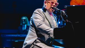 Nach Sturz: Elton John muss Nacht im Krankenhaus verbringen