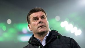 Trainer Dieter Hecking bleibt seiner Borussia treu. Foto: dpa