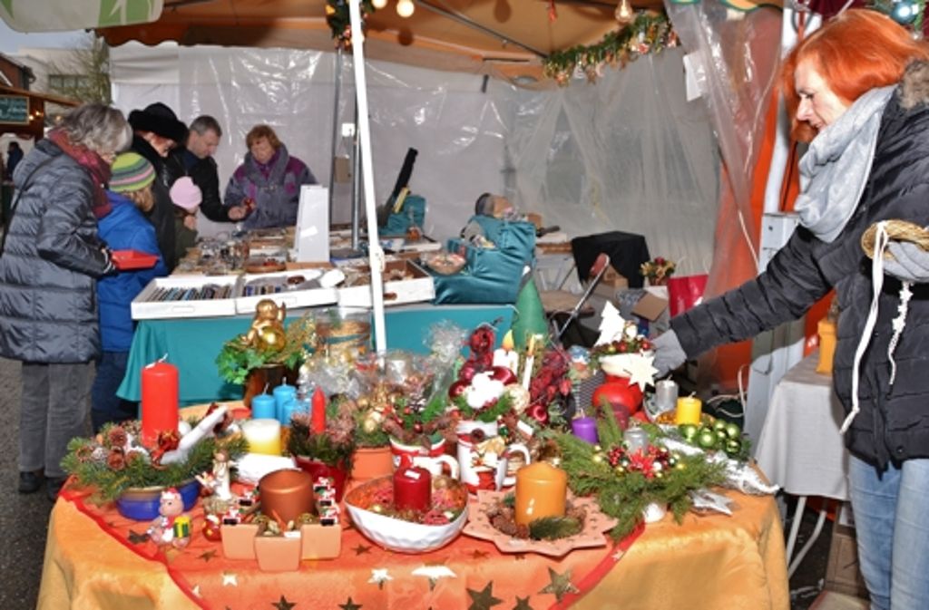 Weihnachtliche Leckereien und Geschenkideen auf dem Weihnachtsmarkt in Musberg.