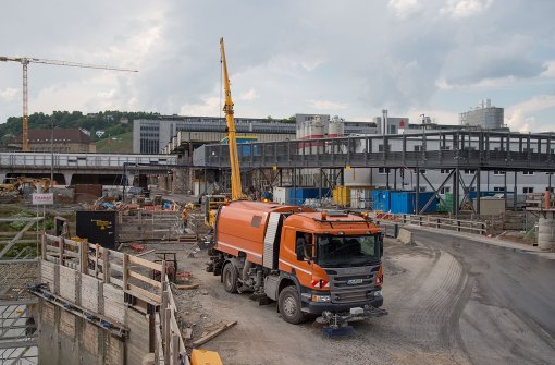Für den Bau des neuen Tiefbahnhofs kommt es immer wieder zu  Änderungen. Foto: Martin Stollberg