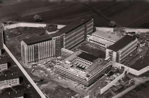 1962 befand sich die Justizvollzugsanstalt Stammheim noch im Bau. Das bis dahin sicherste Gefängnis Deutschlands war sozusagen eine Musteranstalt aus dem Musterländle. Gut 20 Millionen Deutsche Mark soll der Komplex damals gekostet haben. Foto: dpa