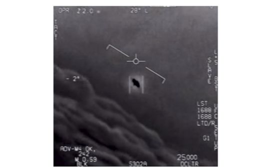 Das Foto vom 28. April 2020,  das  das US-Verteidigungsministerium veröffentlichte, stammt aus dem Video einen US-Navy-Piloten. Es zeigt ein „Unidentified aerial phenomena“ – gemeinhin auch Ufo genannt. Foto: Handout/DoD/AFP/US-Department of defense
