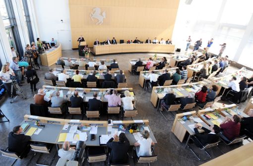 Wer sich für befangen erklärt, darf nicht an der Beratung eines Gemeinderats teilnehmen. Foto: dpa/Bernd Weißbrod