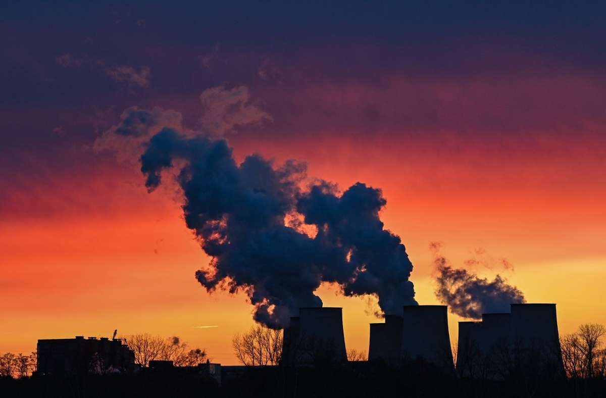 Die Menschheit stößt immer mehr CO2 aus. Um einen Teil davon zurückzuholen, sind hohe Investitionen nötig. Foto: dpa/Patrick Pleul