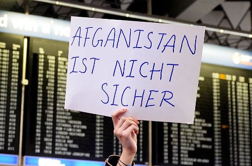 Bereits Mitte Dezember demonstrierten Menschen gegen die Abschiebung von abgelehnten Asylbewerben nach Afghanistan. Foto: dpa
