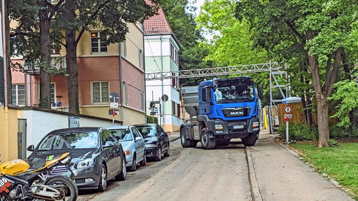 Anwohner der Siedlung Raitelsberg genervt von dauernden Lastwagen-Fahrten