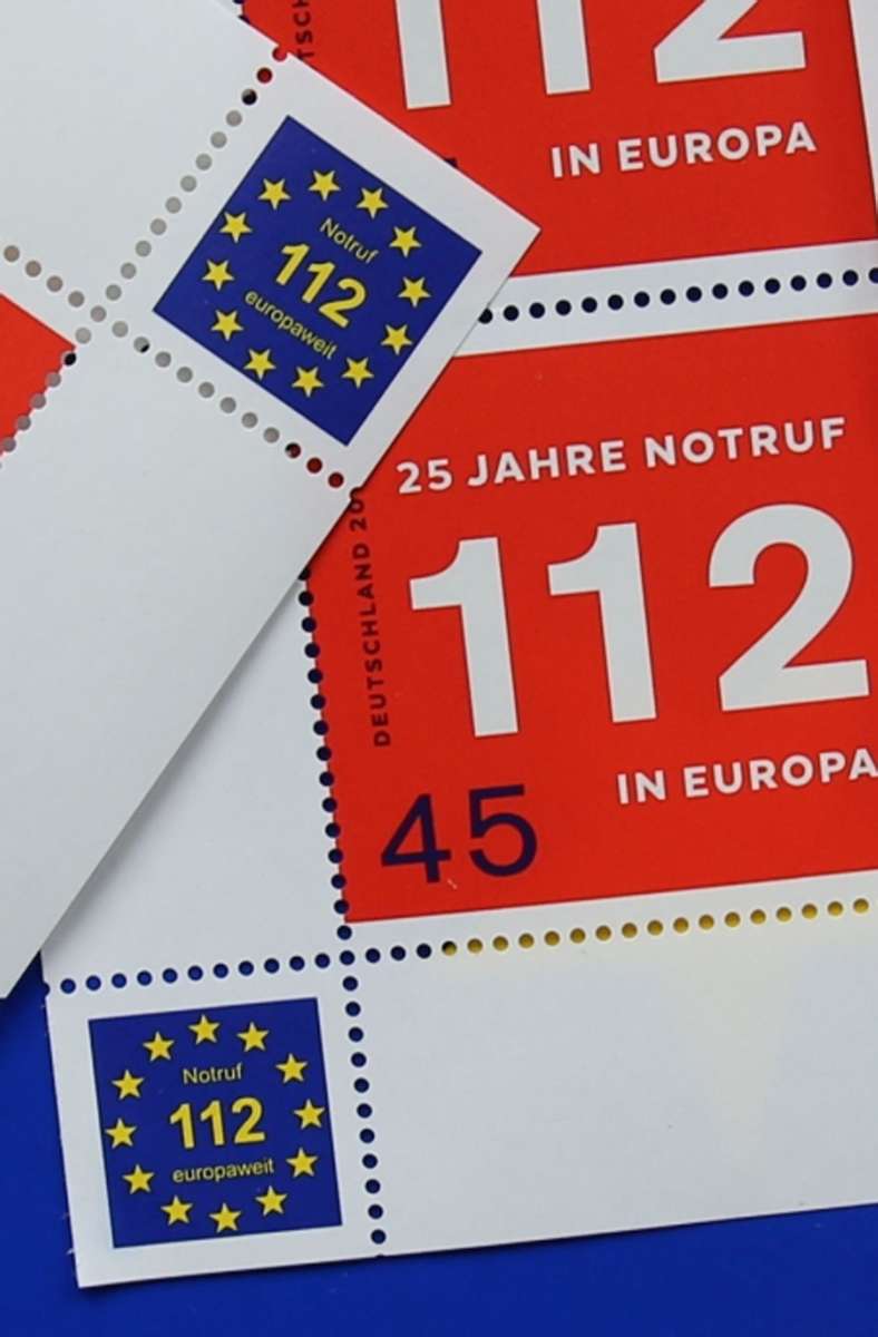 Auch auf Briefmarken wird die 112 ins Gedächtnis der Menschen gebracht.