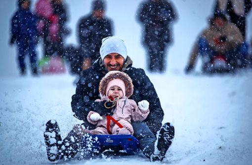 Trotz schlechter Sicht und stetem Schneefall hat es am Dreikönigstag zig Familien in den Schwäbischen Wald gezogen.Foto:Gottfried Stoppel Foto:  