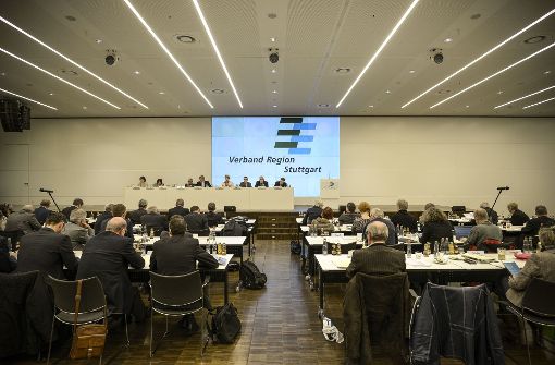 Die Regionalräte, hier auf einer Sitzung in der Sparkassenakademie, fassten noch keinen Beschluss im Führungsstreit. Foto: Lichtgut/Leif Piechowski