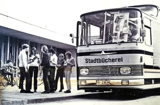 Der erste sogenannte Bücherwagen mit dem Namen  „Moritz“  war von  1971 bis 1987 im Einsatz. Foto: Stadtbibliothek Stuttgart (z)