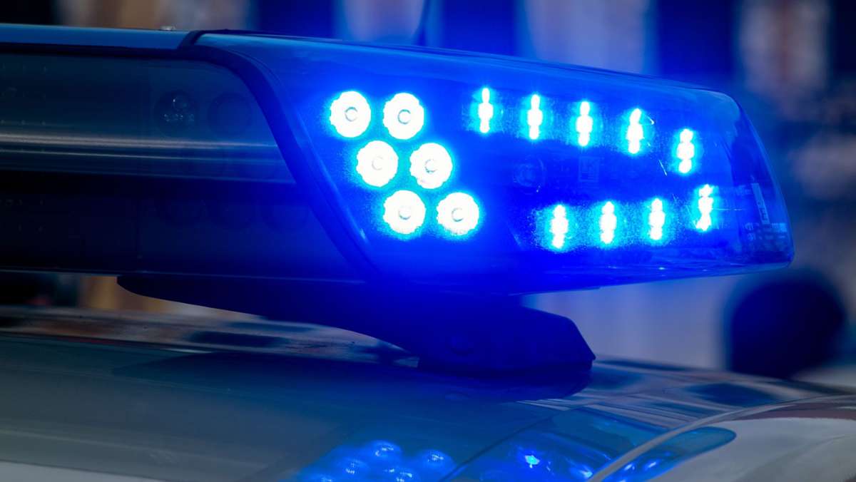 BWM-Fahrer gesucht: Polizei sucht Zeugen zu Unfall in Zollberg