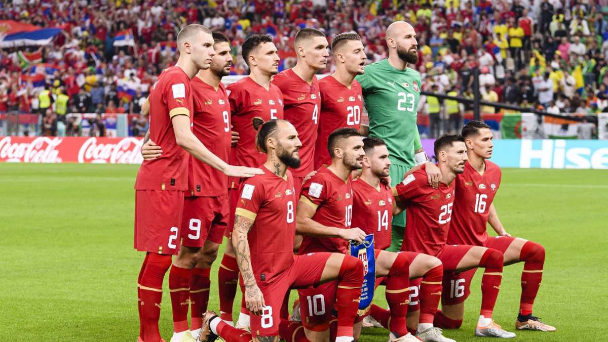 WM 2022 in Katar Nationalistische Fahne in serbischer Kabine