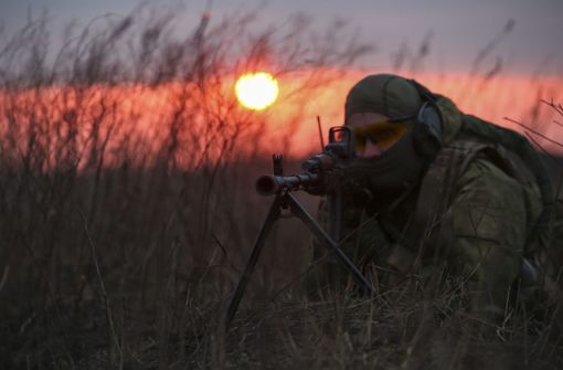Im Osten der Ukraine wird wieder scharf geschossen. Foto: dpa/Sergei Kozlov