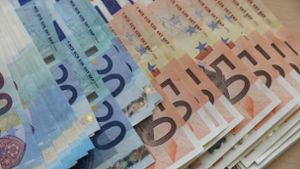 Abgeordnete erhalten bald 10 000 Euro im  Monat