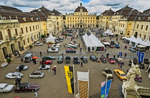 Premiere im Schlosshof: 80 exklusive Oldtimer waren am Wochenende in Ludwigsburg zu sehen. Foto: factum/Weise