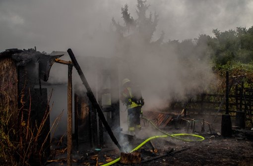 In Sindelfingen hat am Samstagmorgen ein Gartenhütte gebrannt. Foto: SDMG