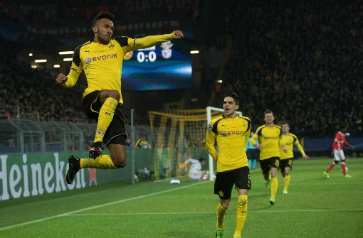Borussia Dortmund zieht mit drei Treffen von Spieler Pierre-Emerick Aubameyang gegen Benfica Lissabon  ins Viertelfinale der Champions League ein. Foto: dpa