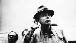 Machen Sie eine typische Geste: Joseph Beuys, wie er leibte und lebte Foto: Verleih