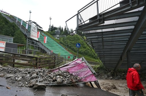 Nach einer Schlammlawine in Oberstdorf mussten rund 500 Menschen ihre Häuser verlassen. Der Großteil durfte mittlerweile wieder zurück. Foto: dpa