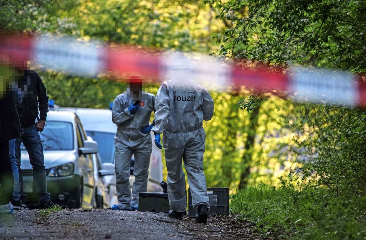 Am Ostermontag fanden Spaziergänger in einem Wald bei Esslingen-Sirnau die Leiche eines 59-Jährigen. Foto: SDMG//Kohls/Woelfl