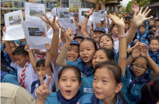 Die Thailänder bejubeln die Rettung ihrer Landsleute aus der Tham-Luang-Höhle. Foto: AFP
