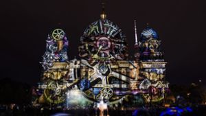 Zu Beginn des „Festival of Lights“ wurde  der Berliner Dom in Szene gesetzt. Foto: dpa/Paul Zinken