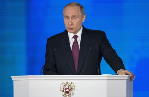 Putin lässt bei seiner Rede an die Nation die Muskeln spielen. Foto: AP