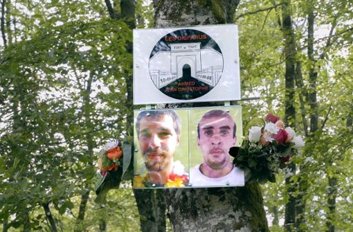 Eine Gedenktafel  in der  True-Crime-Doku  „Vermisst“ Foto: Nord Ouest Documentaires