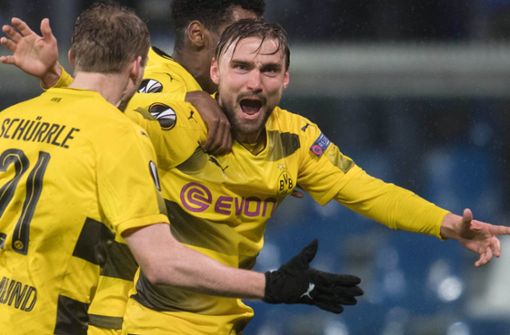 Einst Kapitän, jetzt Edelreservist: Dortmunds Linksverteidiger Marcel Schmelzer. Foto: dpa