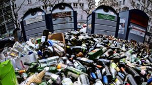 Flaschen-Chaos in Stuttgart – dieses Bild soll der Vergangenheit angehören. Foto: Lichtgut/Achim Zweygarth