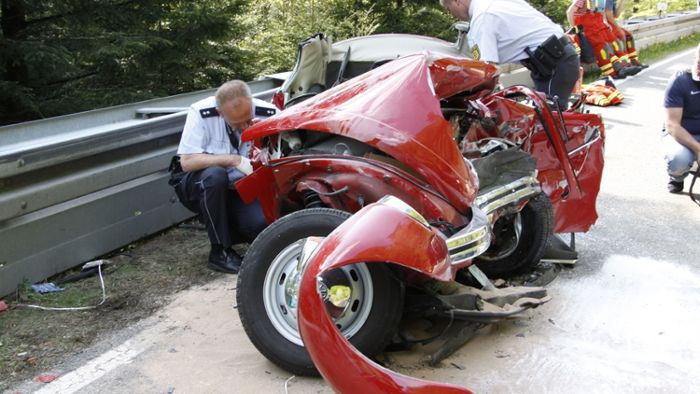 Ehepaar stirbt bei Crash mit VW-Oldtimer